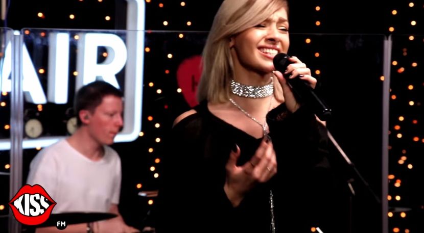 bandicam 2017-11-24 10-29-25-922 - Kiss FM
