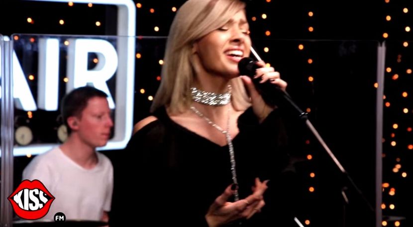 bandicam 2017-11-24 10-29-26-277 - Kiss FM