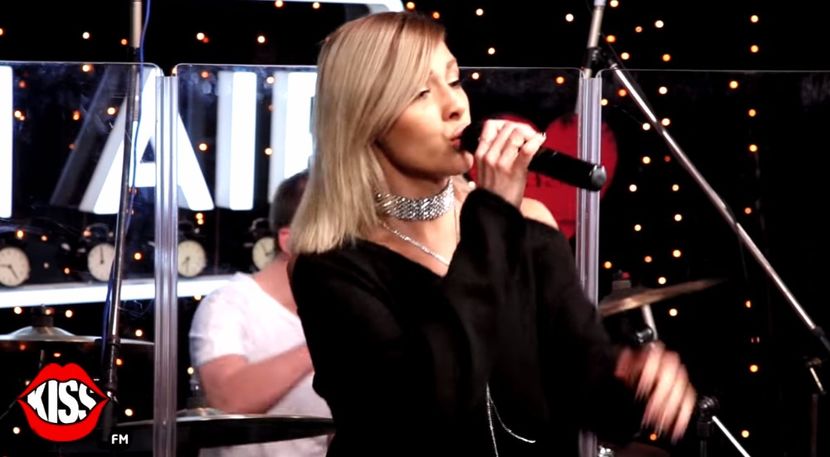 bandicam 2017-11-24 10-29-43-028 - Kiss FM