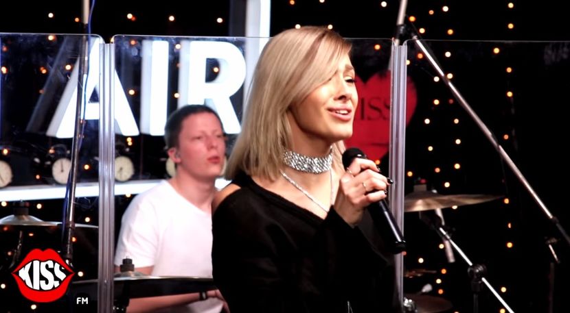 bandicam 2017-11-24 10-29-45-407 - Kiss FM