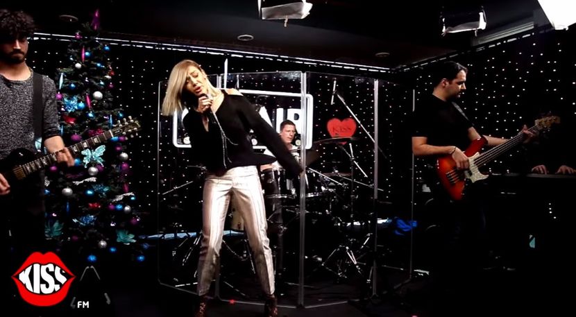 bandicam 2017-11-24 10-29-48-104 - Kiss FM