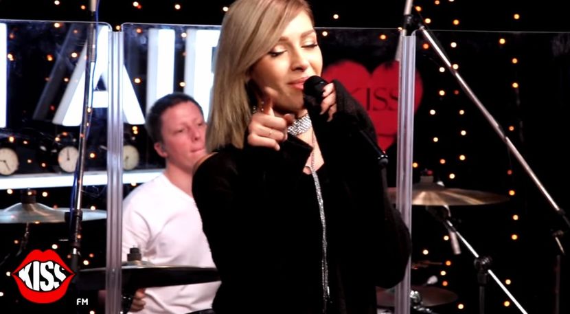 bandicam 2017-11-24 10-29-53-092 - Kiss FM