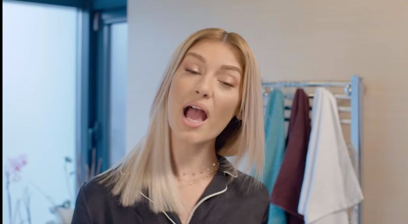 bandicam 2017-11-28 21-29-14-421 - a Alina - Ali poze noi dar puse recent 15