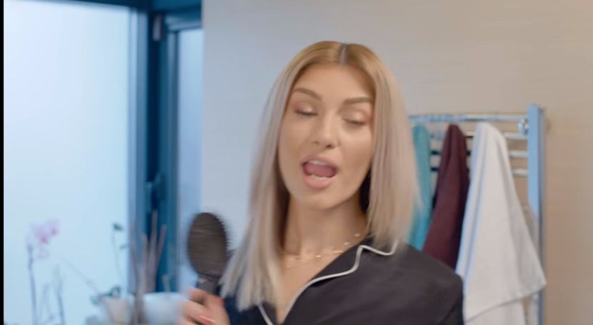 bandicam 2017-11-28 21-29-14-781 - a Alina - Ali poze noi dar puse recent 15