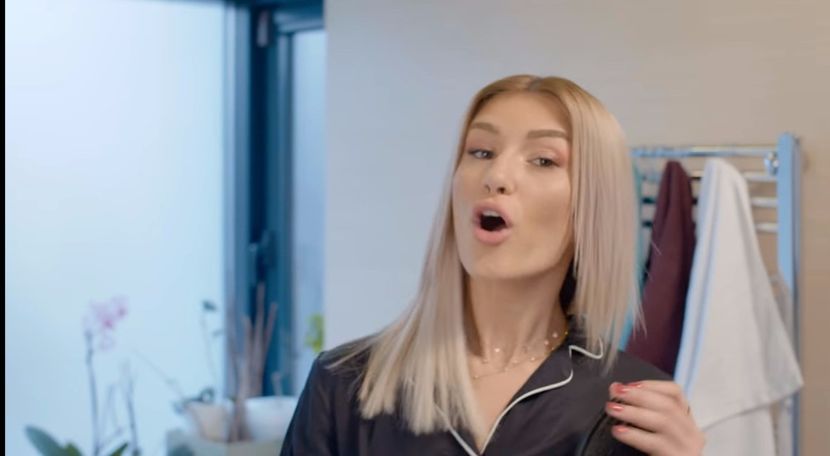 bandicam 2017-11-28 21-29-15-157 - a Alina - Ali poze noi dar puse recent 15