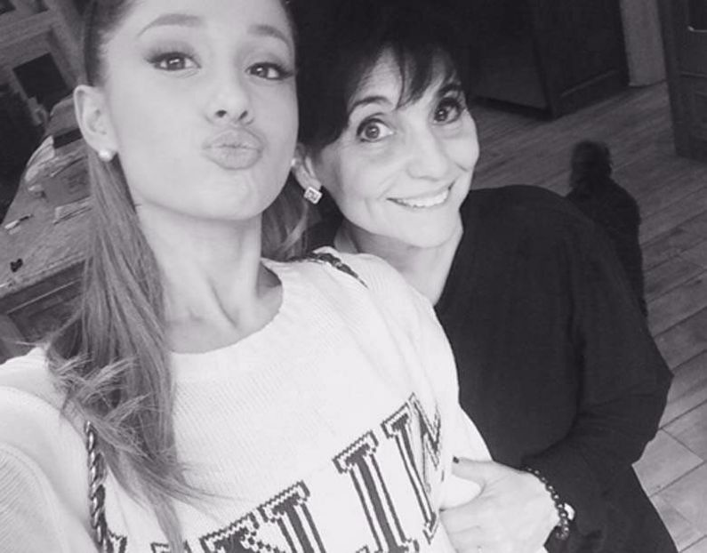  - Ariana Grande cute photos
