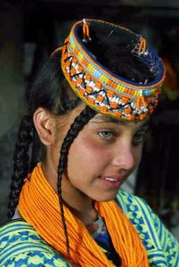 Kalash_Girl - COSTUME PAKISTANEZE