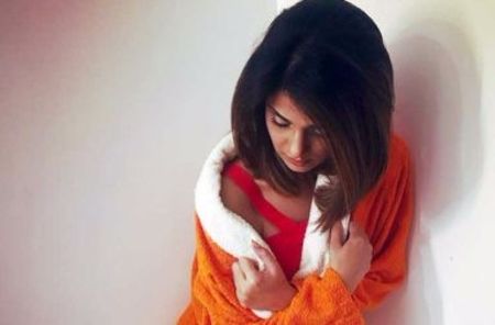 jenniferphotofeaturiemage-384x253 - JENNIFER WINGET SUPER POZE FAINE RARE SI SE-XY