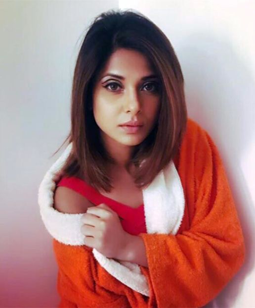 3Jennifer-Wingets-sexy-and-bold-latest-photoshoot - JENNIFER WINGET SUPER POZE FAINE RARE SI SE-XY