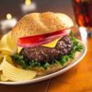 hamburger- 1 poza selena gomez - restaurant