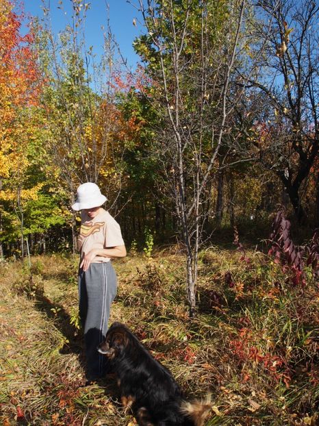 ... in padurice , secondata de cainele vecinilor, Cezar. - 1 Gradina mea
