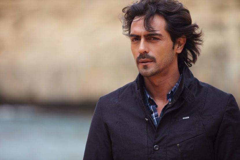 ARJUN RAMPAL - VEDETE CARE SEAMANA FOARTE BINE APROAPE IDENTIC PART ONE