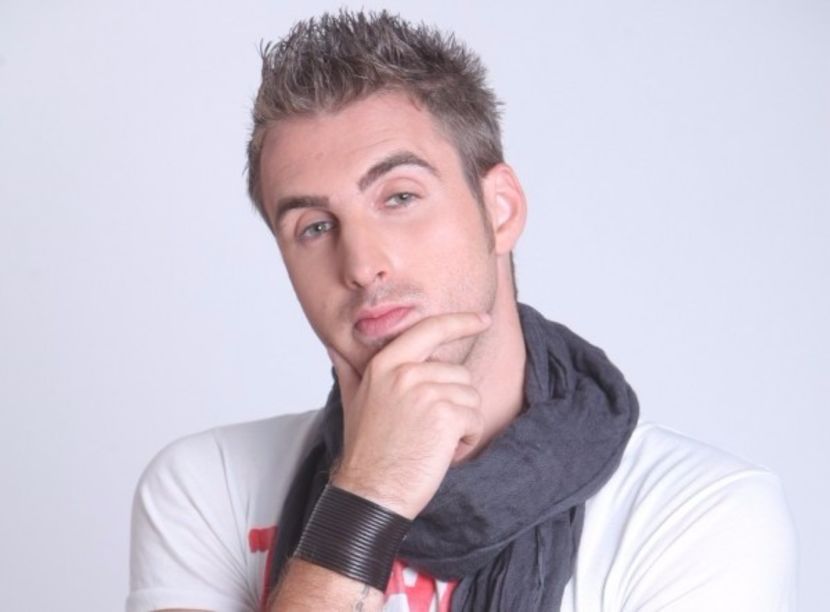 ERNEST - VEDETE CARE SEAMANA FOARTE BINE APROAPE IDENTIC PART ONE