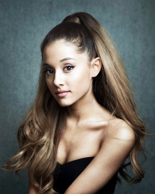 ARIANA GRANDE - VEDETE CARE SEAMANA FOARTE BINE APROAPE IDENTIC PART ONE