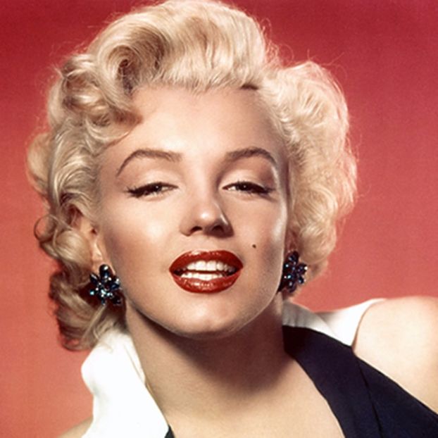 MARILYN MONROE - VEDETE CARE SEAMANA FOARTE BINE APROAPE IDENTIC PART ONE