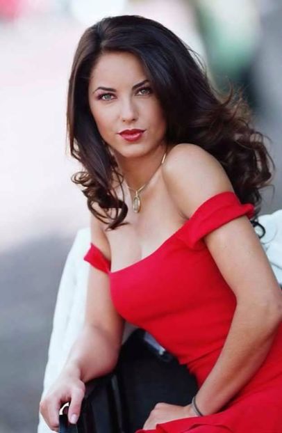 BARBARA MORI - VEDETE CARE SEAMANA FOARTE BINE APROAPE IDENTIC PART ONE