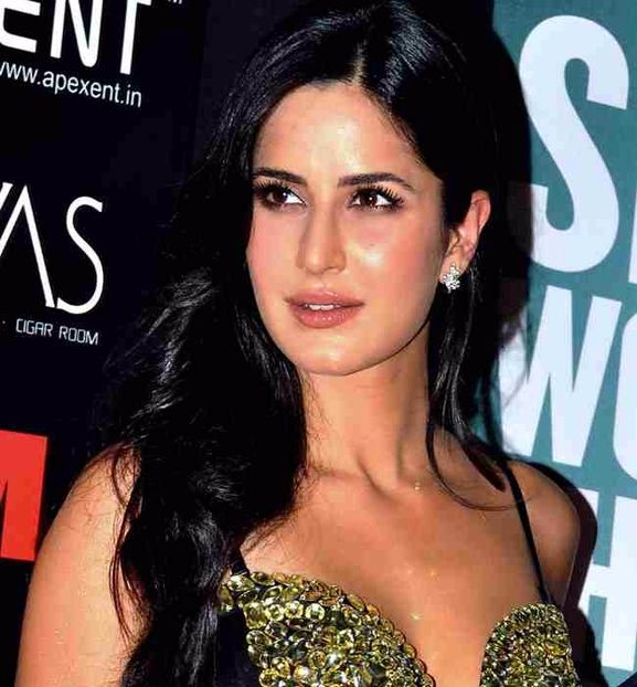 KATRINA KAIF - VEDETE CARE SEAMANA FOARTE BINE APROAPE IDENTIC PART ONE