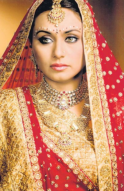RANI MUKHERJI - VEDETE CARE SEAMANA FOARTE BINE APROAPE IDENTIC PART ONE
