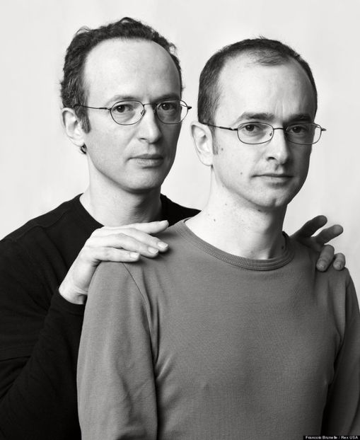 twins - DUBLURI ALE VEDETELOR SI OAMENILOR OBISNUITI CARE ARATA LA FEL