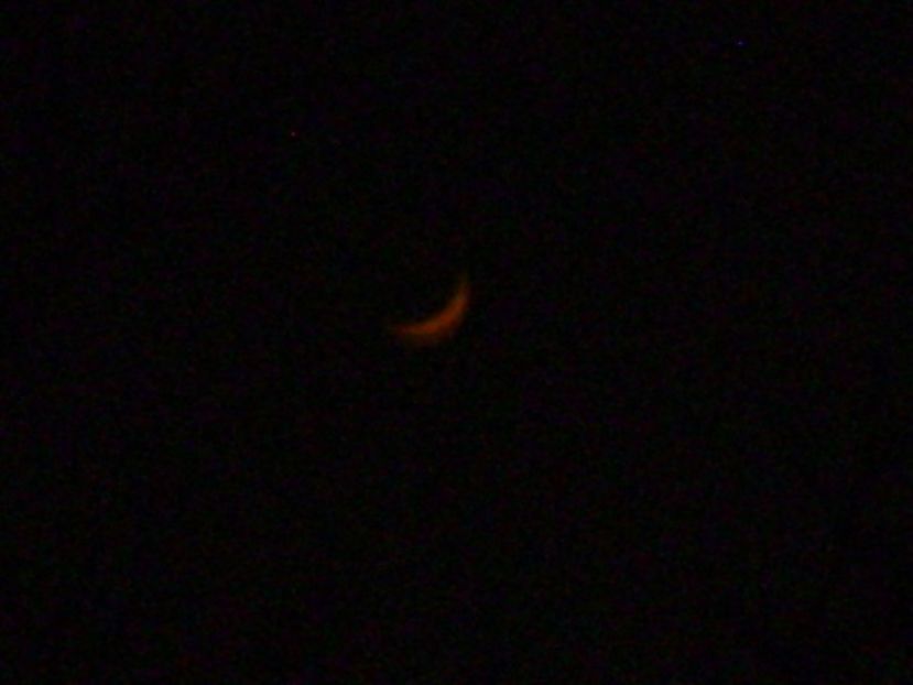Luna nou-nouta in Varsator - Luna - Soarele si norii - 1