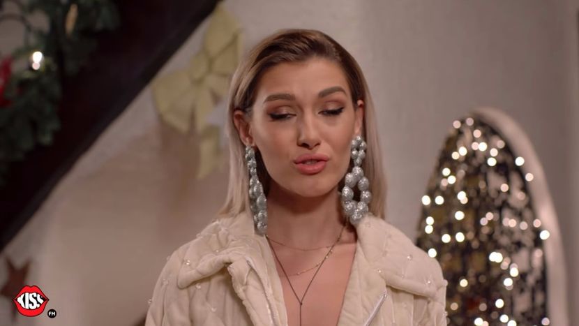 bandicam 2017-12-22 13-07-53-428 - a Alina - Ali poze noi dar puse recent 16