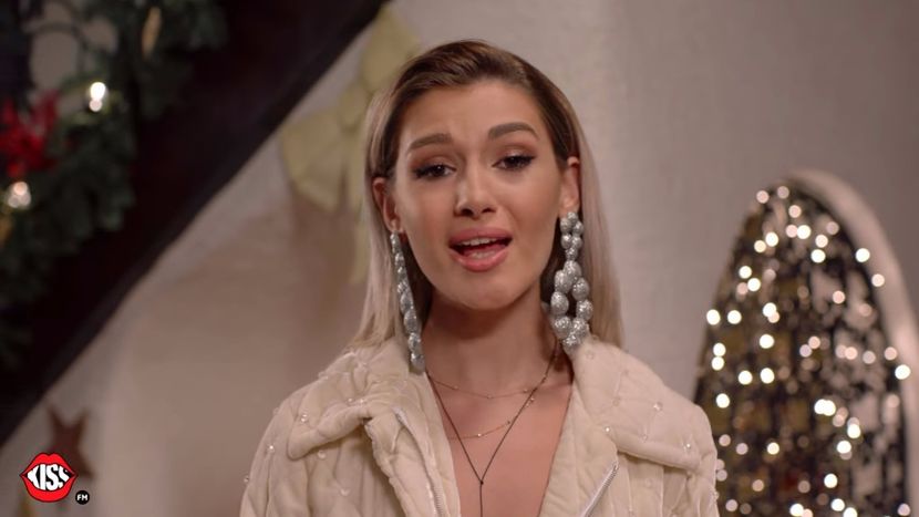 bandicam 2017-12-22 13-07-53-852 - a Alina - Ali poze noi dar puse recent 16