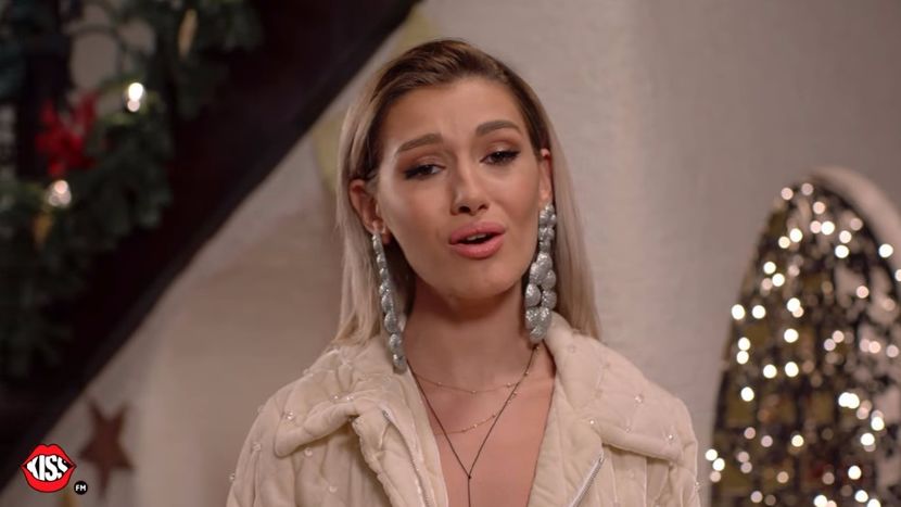 bandicam 2017-12-22 13-07-54-491 - a Alina - Ali poze noi dar puse recent 16