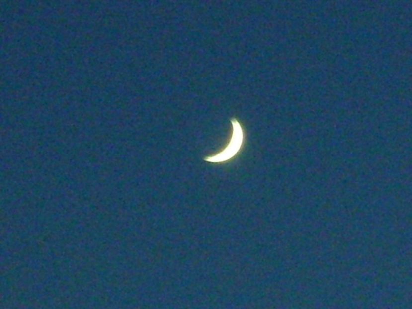Luna noua in Varsator - Luna - Soarele si norii - 1