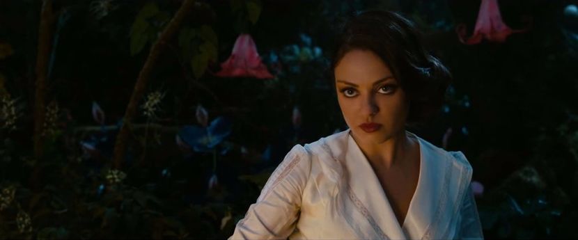 MILA KUNIS - VEDETE CARE SEAMANA FOARTE BINE APROAPE IDENTIC PART ONE