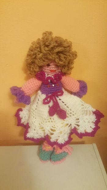  - Haine și jucării lucrate manual