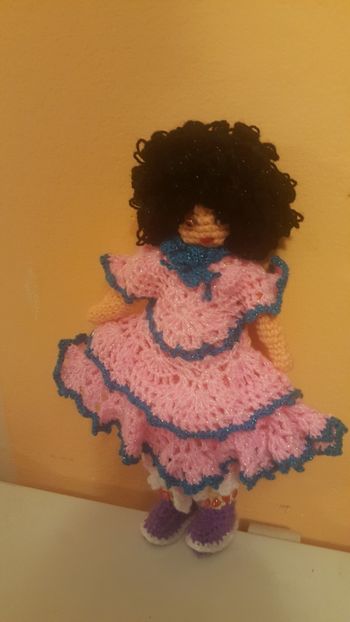  - Haine și jucării lucrate manual