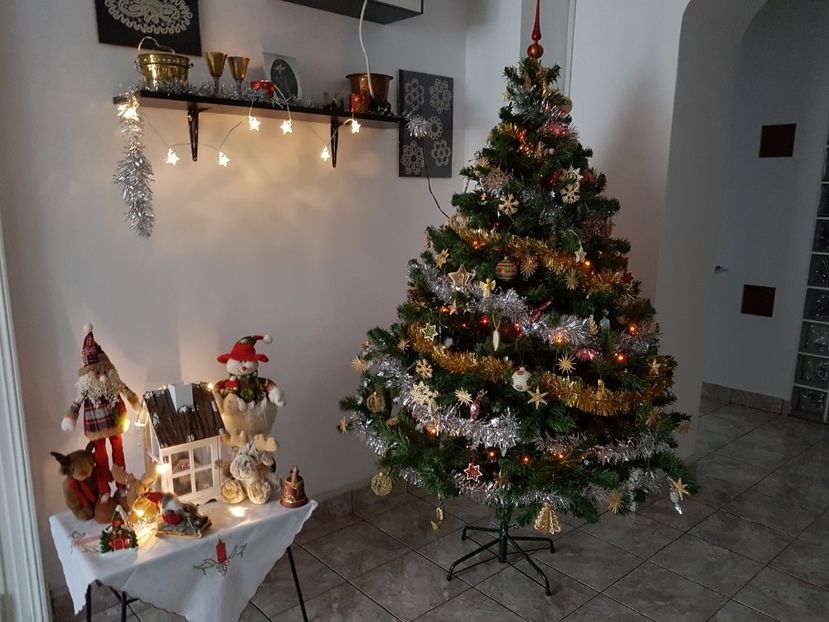  - Decembrie 2017