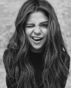 bandicam 2017-12-23 22-11-58-994 - selena2 - 01