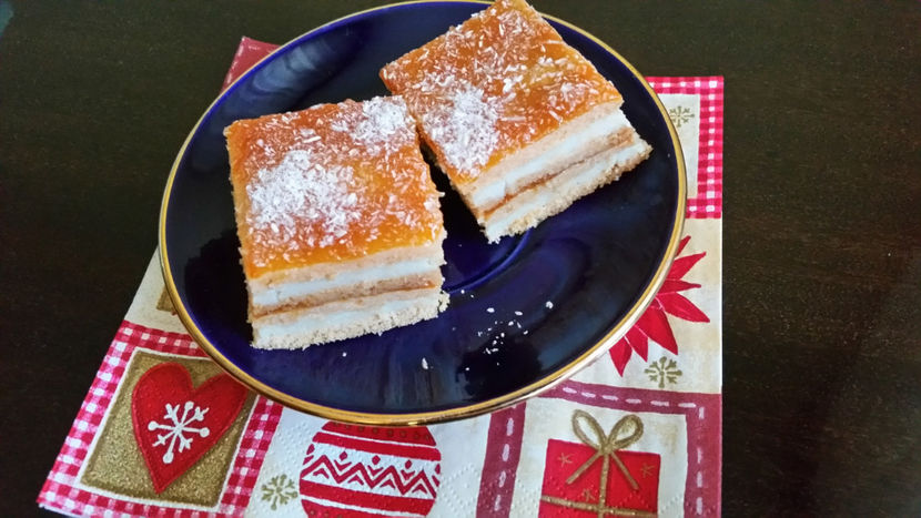 Prajitura cu gem de caise si foi cu bulion - Prajiturici si altele