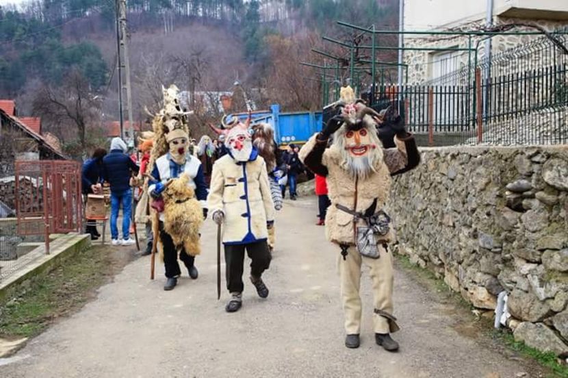  - Pițărăii cu măşti