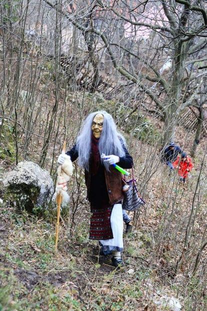  - Pițărăii cu măşti