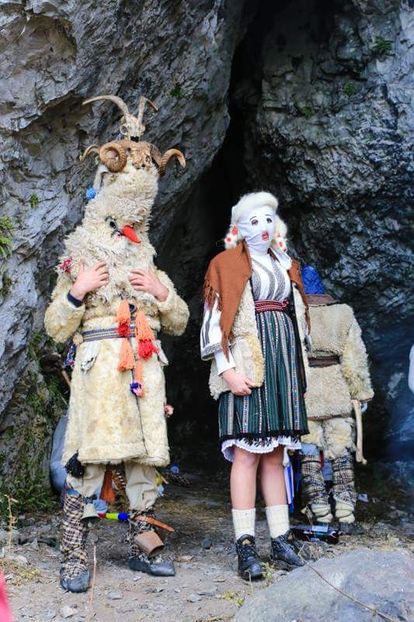  - Pițărăii cu măşti