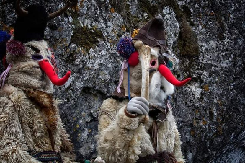  - Pițărăii cu măşti