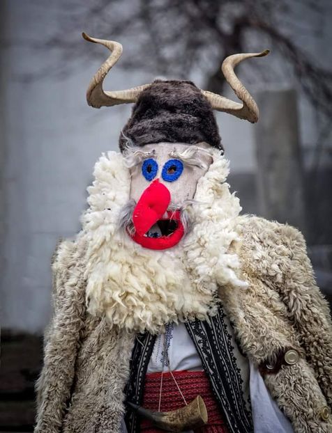  - Pițărăii cu măşti