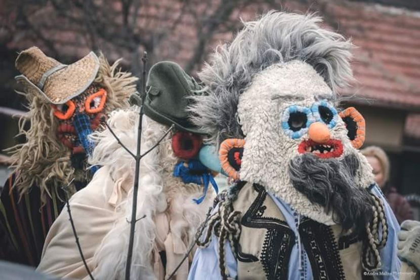  - Pițărăii cu măşti