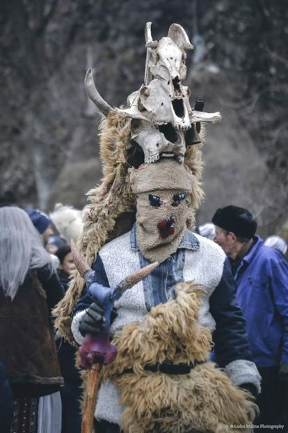  - Pițărăii cu măşti