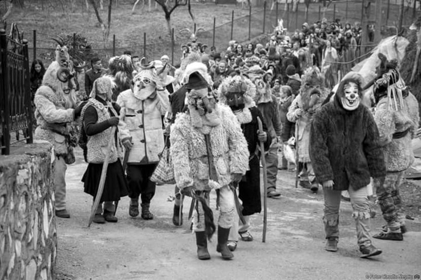  - Pițărăii cu măşti