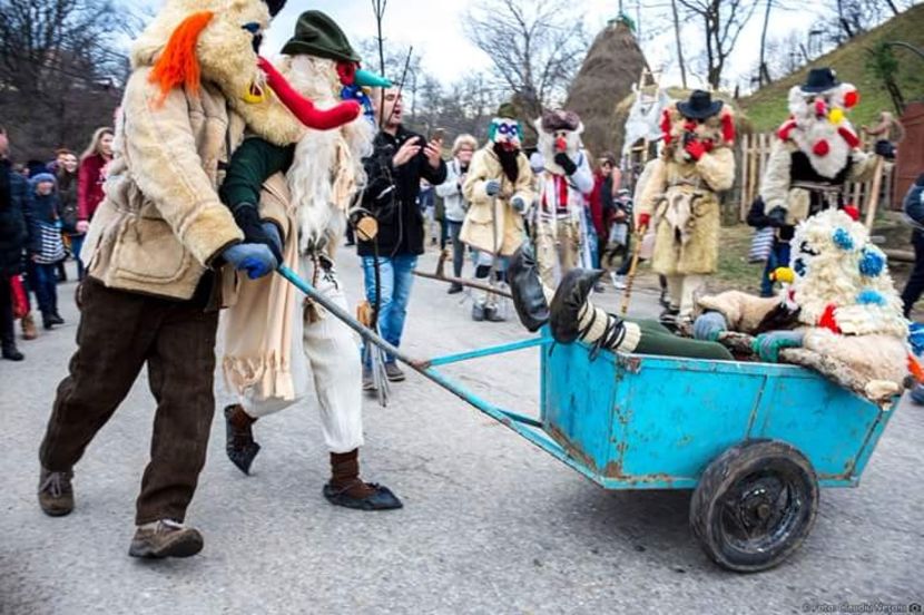  - Pițărăii cu măşti