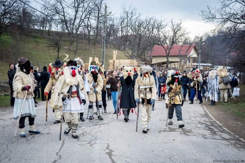  - Pițărăii cu măşti