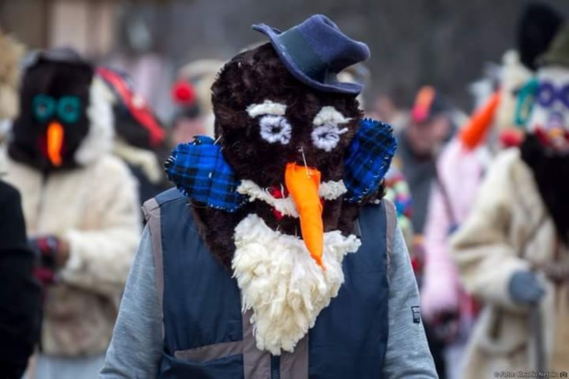  - Pițărăii cu măşti