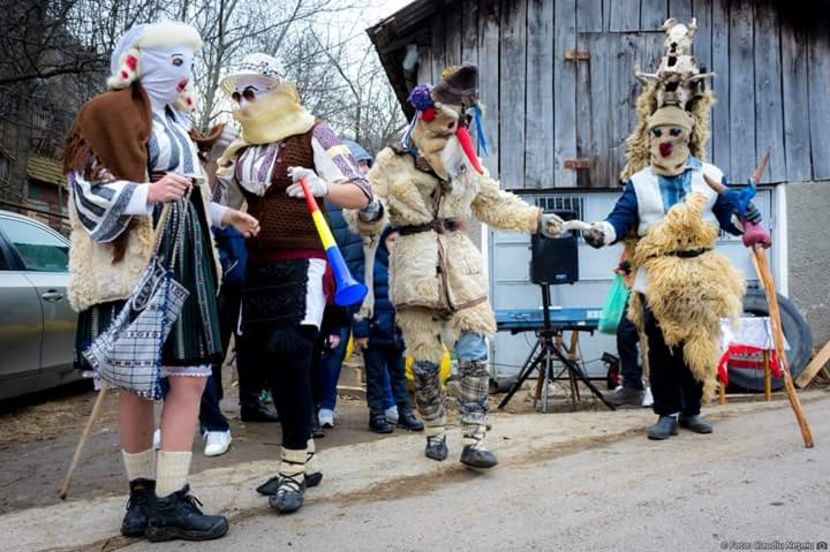 - Pițărăii cu măşti