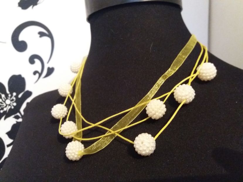 cu margele reglabile dupa preferinta - diverse de vanzare