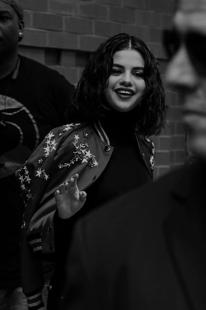  - selena2 - 01