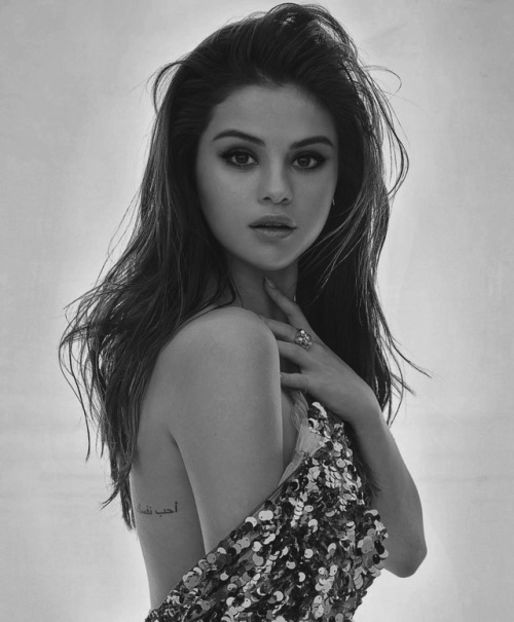  - selena2 - 01