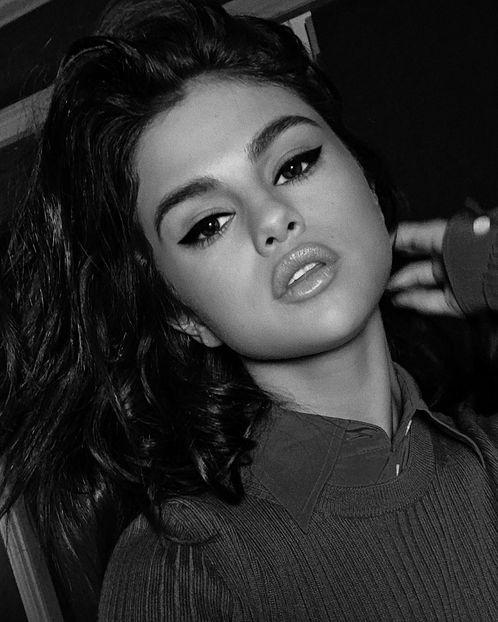  - selena2 - 01